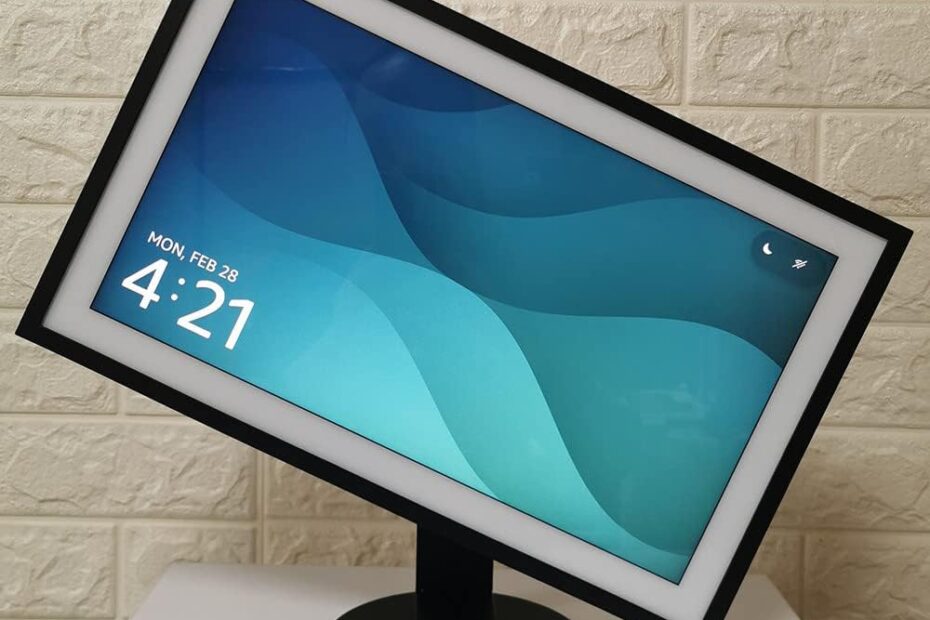 Elevate Your Viewing: Review of the Echo Show 15 Stand with Swivel & Tilt