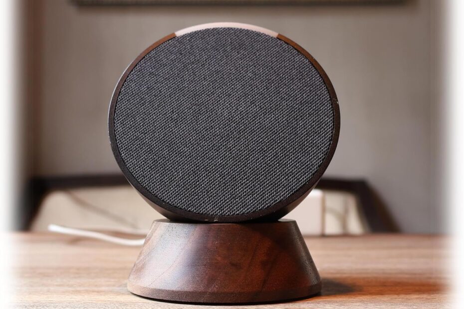 Maximize Your Sound: Black Walnut Stand for Echo Pop & HomePod Mini Review