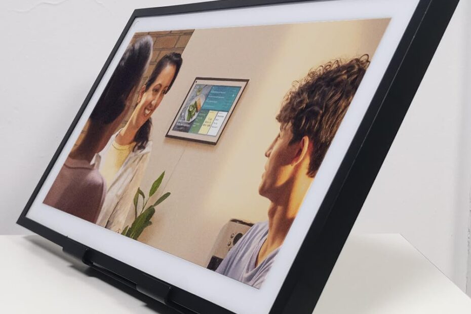 Transform Your Echo Show 15: Ultimate Tilt & Swivel Stand for Perfect Viewing!