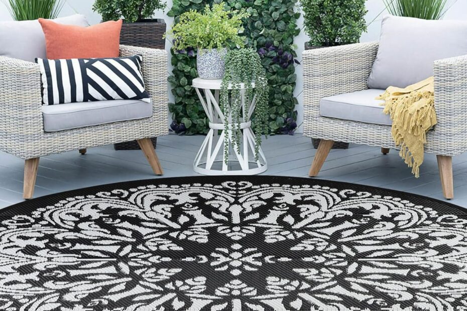Transform Your Outdoor Space with Homcomoda's 6Ft Waterproof Round Patio Rugs!