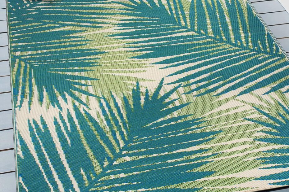 Transform Your Outdoor Space with Rugshop's Eco-Friendly Tropical Floral Rugs!