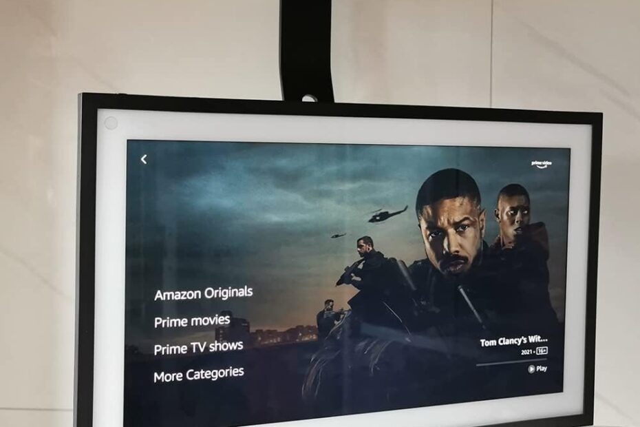 Transform Your Space: The Ultimate Under-Cabinet Mount for Echo Show 15!