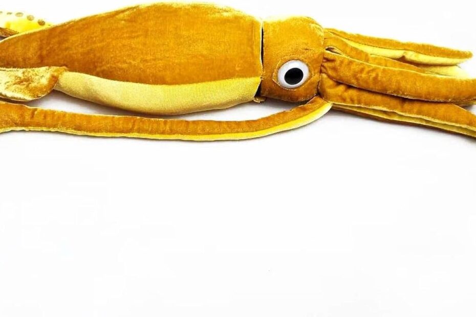 Cuddle Up with the TAMMYFLYFLY 31" Kraken: A Sea of Plush Comfort!
