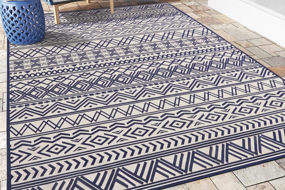 Transform Your Outdoors: Review of the Navy Outdoor Rug 5x8 ft