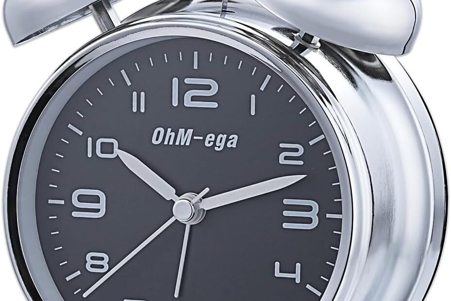 Wake Up in Style: Review of the Classic Twin Bell Alarm Clock for Heavy Sleepers
