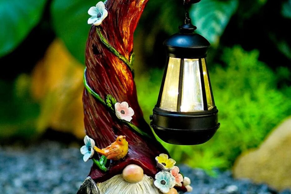 Illuminate Your Garden: The Perfect Solar Gnome Statue for Outdoor Charm!