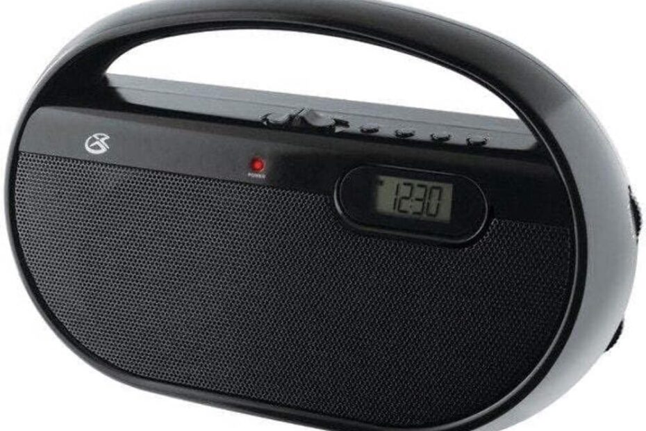 Tune In Anywhere: A Review of the GPX R602B Portable AM/FM Radio