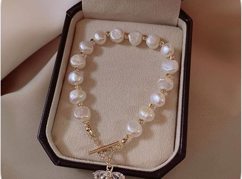 Elegant Pearl Bracelets: The Perfect Boho Gift for Every Woman