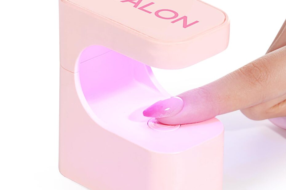 Transform Your Manicure: VSALON's Mini UV Light for Quick-Dry Gel Nails!