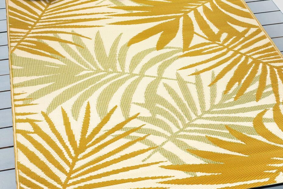 Transform Your Outdoor Space with Rugshop Kahului Reversible Waterproof Rugs!